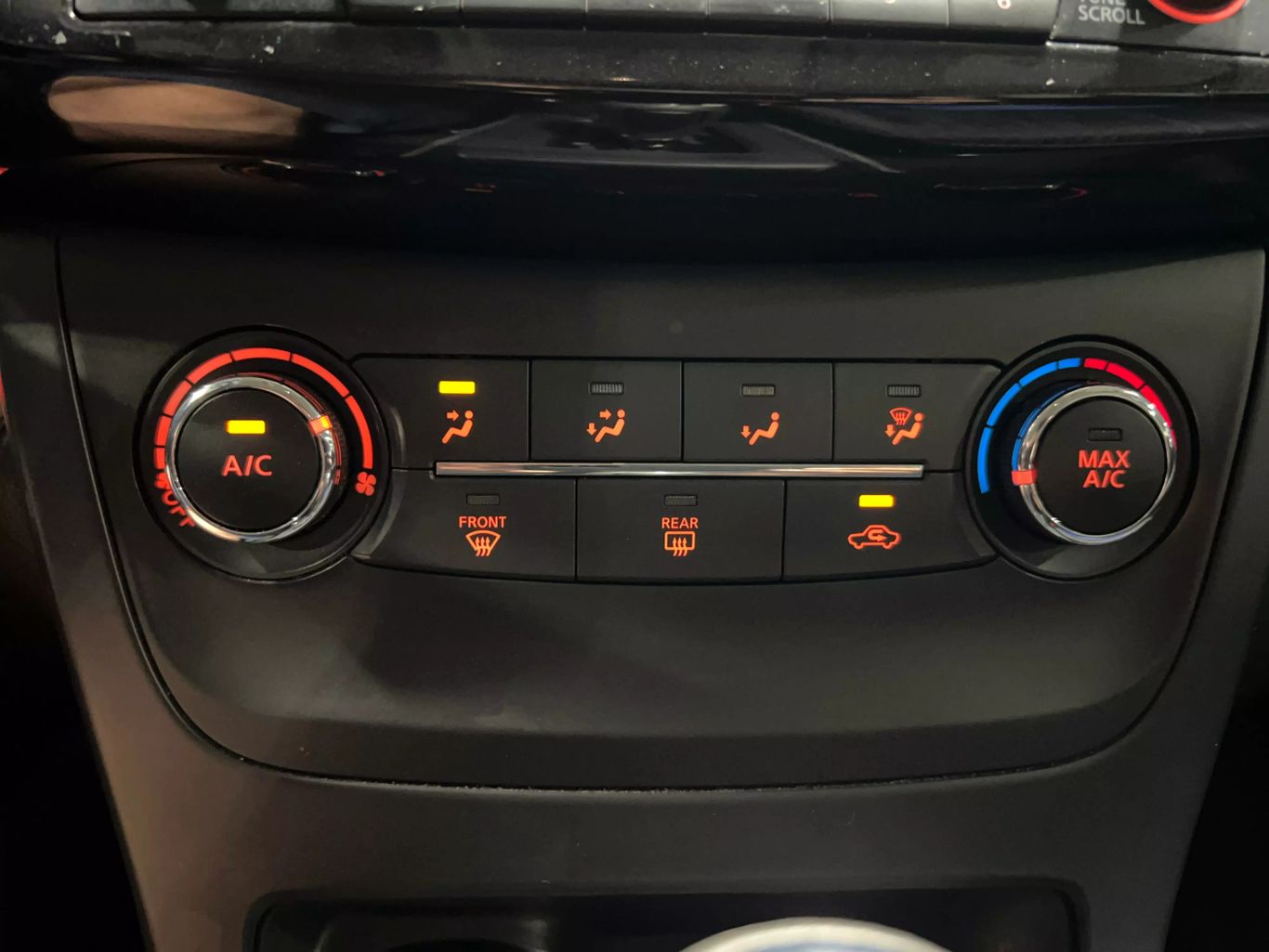 2016 NISSAN SENTRA SEDAN 4-CYL, 1.8 LITER SV SEDAN 4D