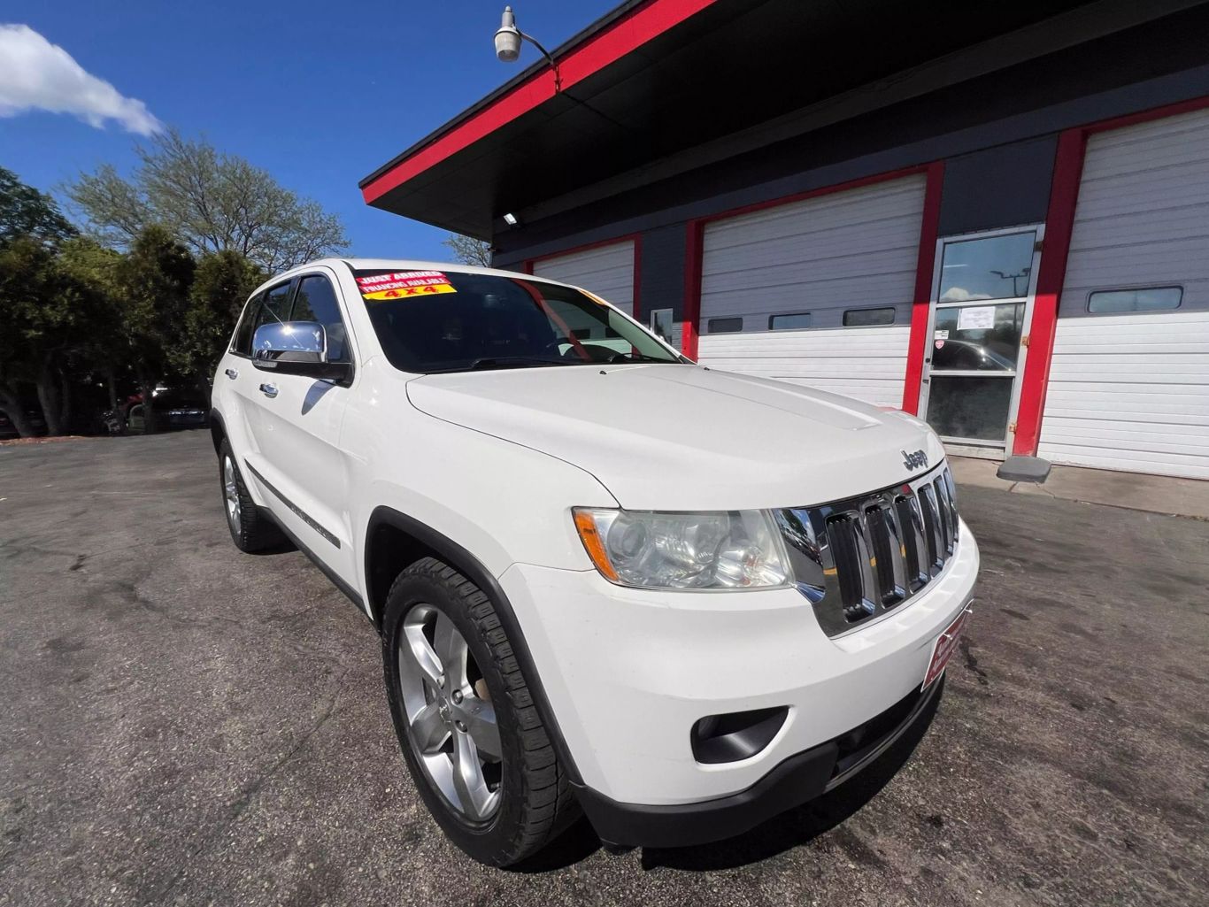 2011 Jeep Grand Cherokee - Image 2