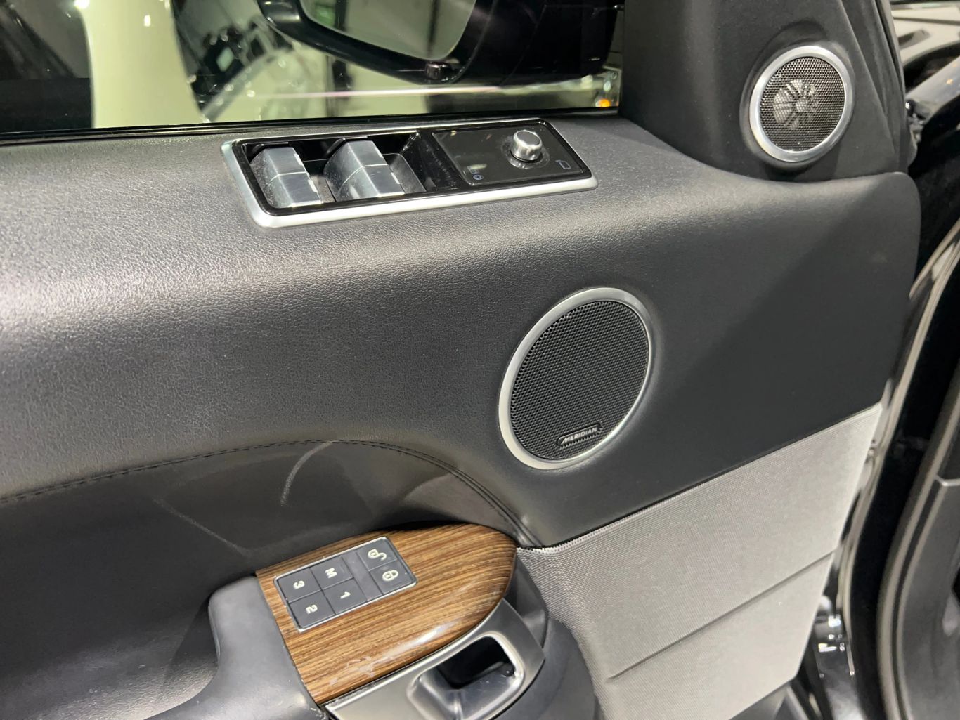 2019 LAND ROVER RANGE ROVER SPORT SUV V6, TURBO DIESEL, 3.0 LITER HSE SPORT UTILITY 4D