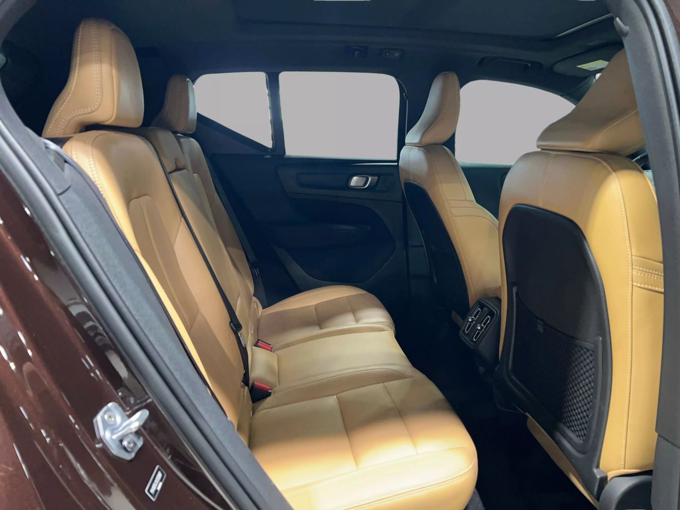 2019 VOLVO XC40 SUV 4-CYL, DRIVE-E, TURBO, 2.0 LITER T5 INSCRIPTION SPORT UTILITY 4D