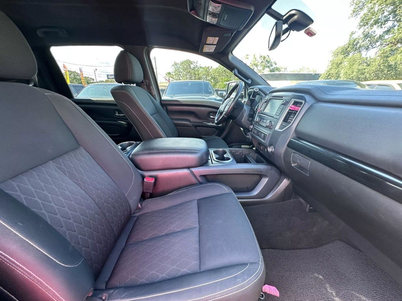 2019 NISSAN TITAN XD CREW CAB PICKUP V8, TURBO DIESEL, 5.0 LITER SV PICKUP 4D 6 1/2 FT - Tampa Motor Cars
