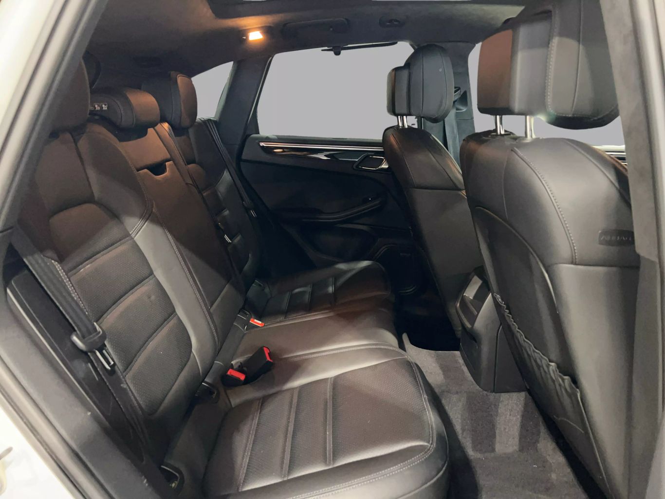 2015 PORSCHE MACAN SUV V6, TWIN TURBO, 3.6 LITER TURBO SPORT UTILITY 4D