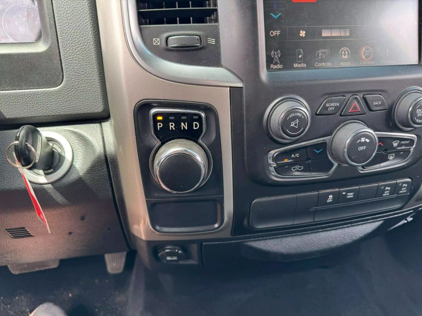 2016 RAM 1500 CREW CAB PICKUP V8, HEMI, 5.7 LITER SLT PICKUP 4D 5 1/2 FT
