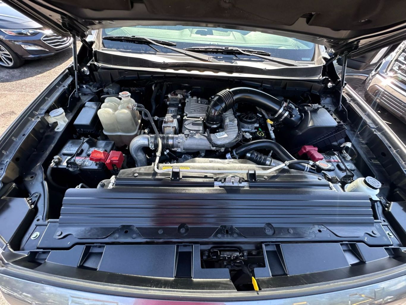 2019 NISSAN TITAN XD CREW CAB PICKUP V8, TURBO DIESEL, 5.0 LITER SV PICKUP 4D 6 1/2 FT - Tampa Motor Cars