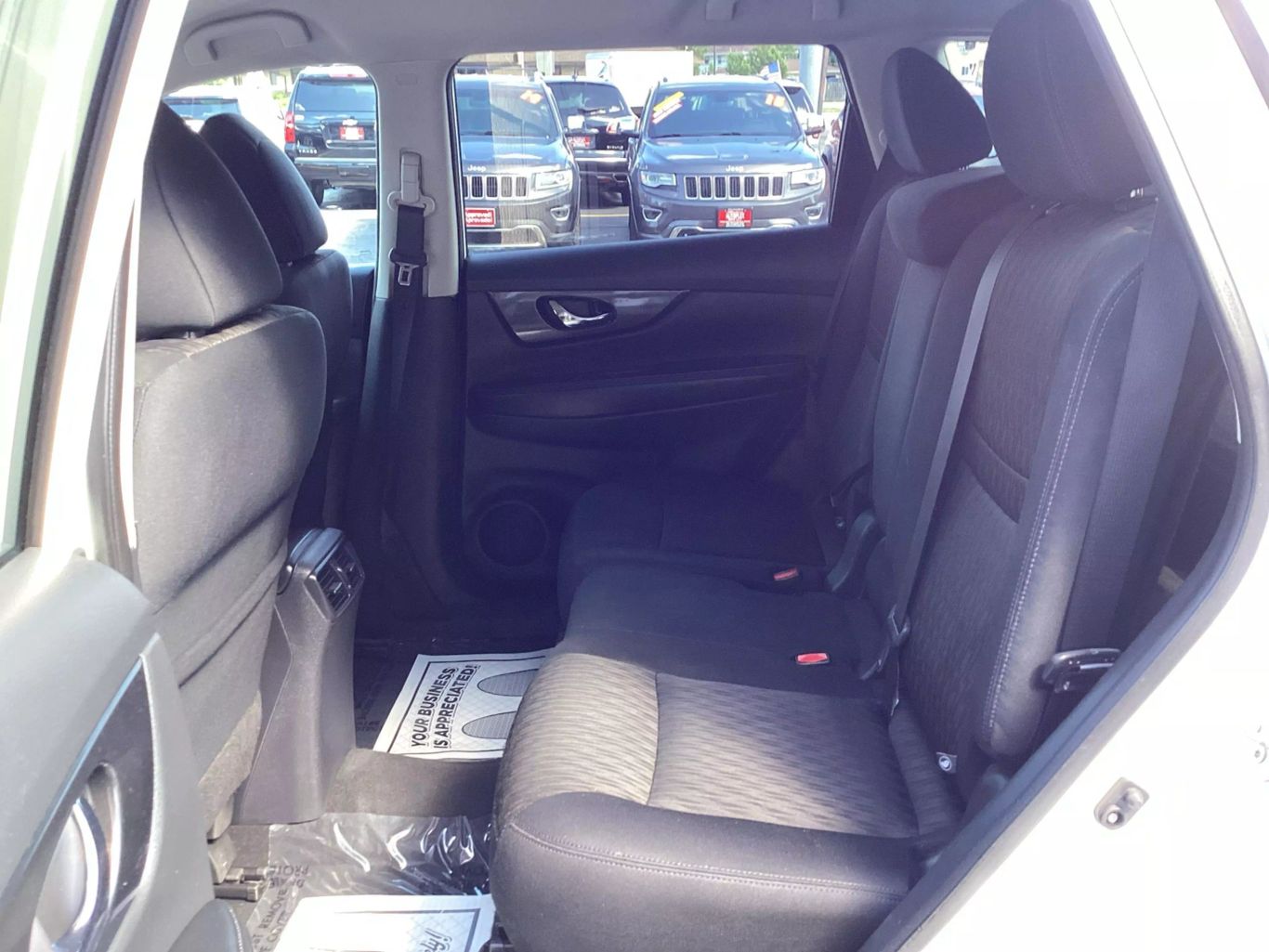 2017 Nissan Rogue - Image 12