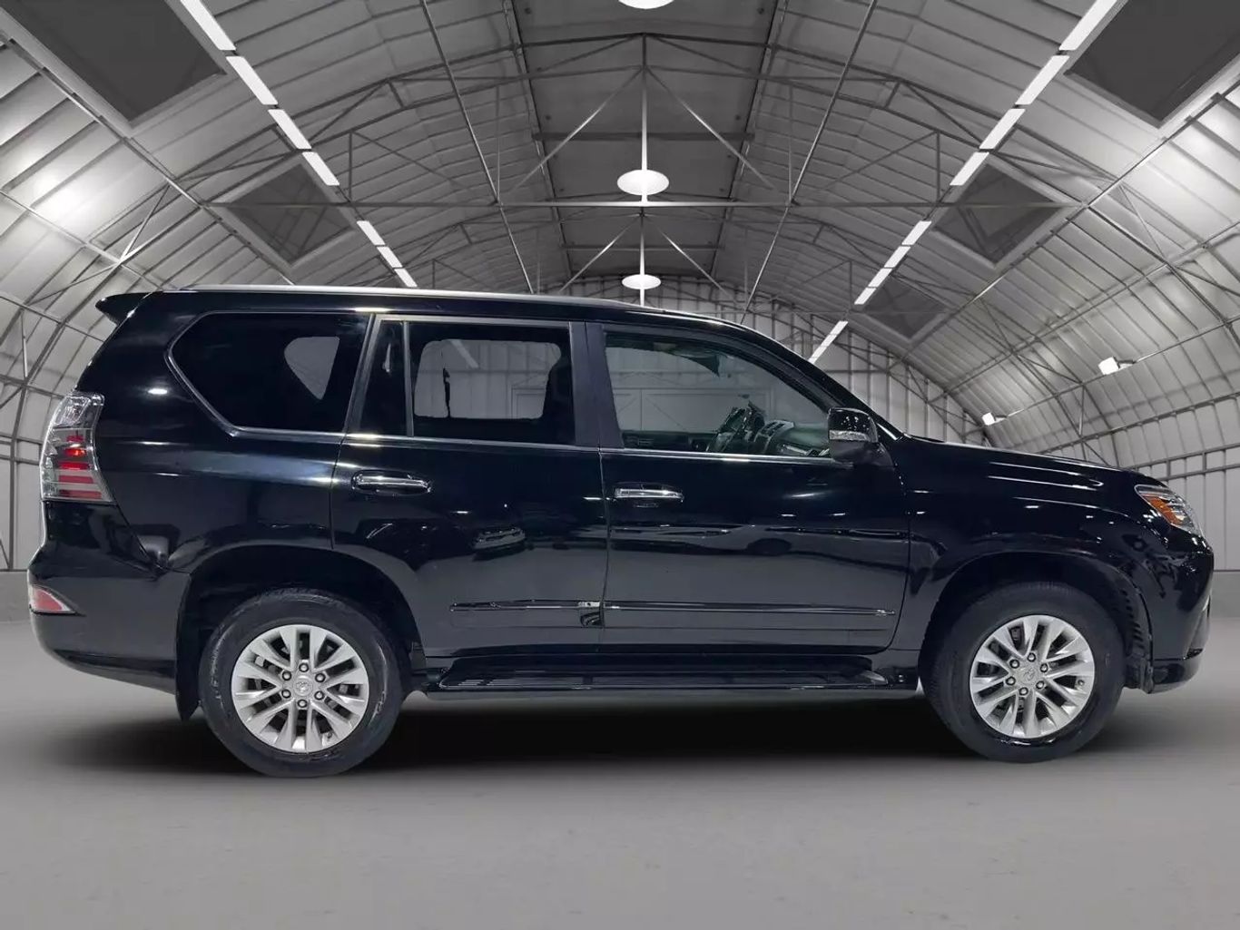 2017 LEXUS GX SUV V8, 4.6 LITER GX 460 SPORT UTILITY 4D