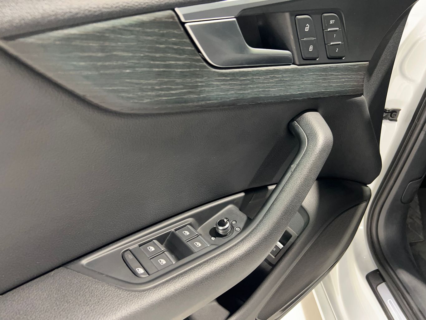 2018 AUDI A4 SEDAN 4-CYL, TURBO, 2.0 LITER ULTRA PREMIUM SEDAN 4D