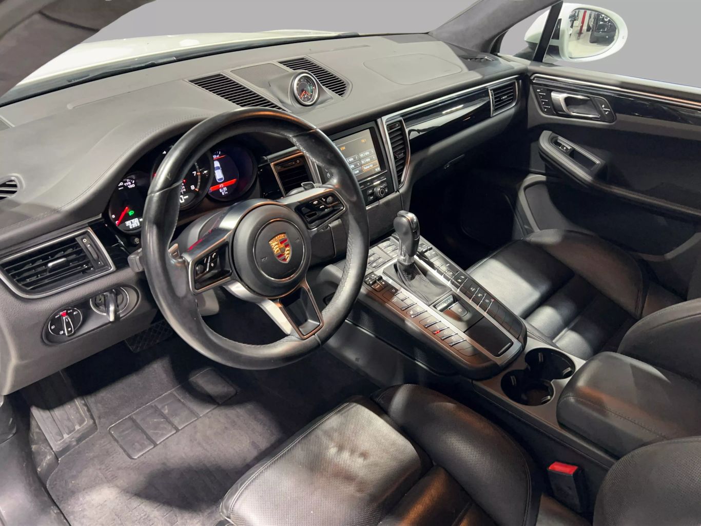 2015 PORSCHE MACAN SUV V6, TWIN TURBO, 3.6 LITER TURBO SPORT UTILITY 4D
