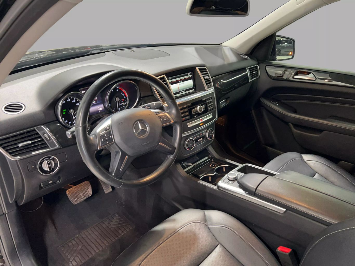 2015 MERCEDES-BENZ M-CLASS SUV V6, 3.5 LITER ML 350 SPORT UTILITY 4D
