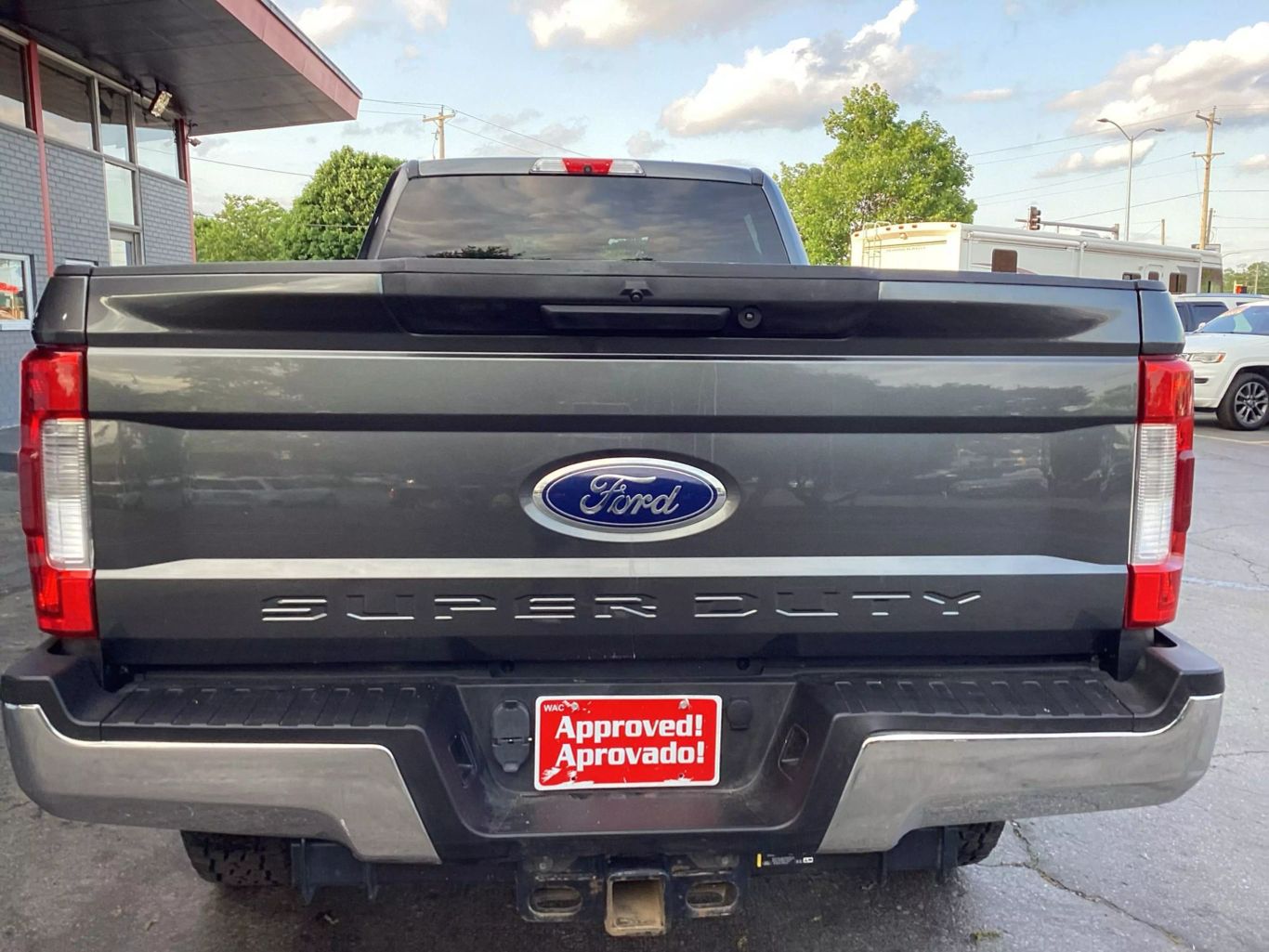 2019 Ford F350 Super Duty Crew Cab - Image 9