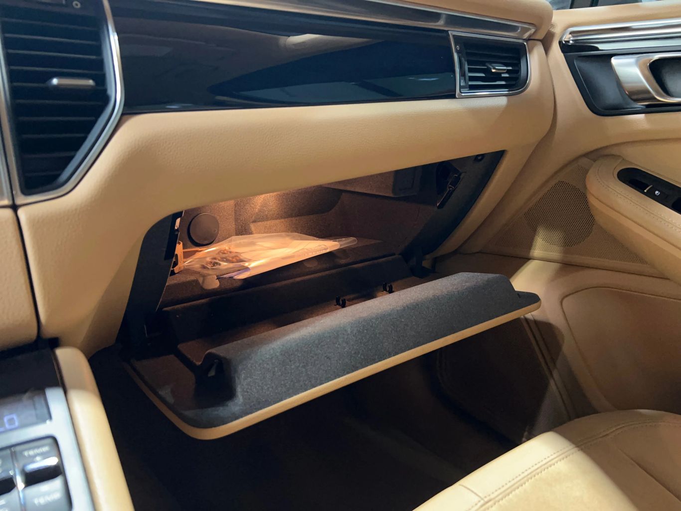 2015 PORSCHE MACAN SUV V6, TWIN TURBO, 3.0 LITER S SPORT UTILITY 4D