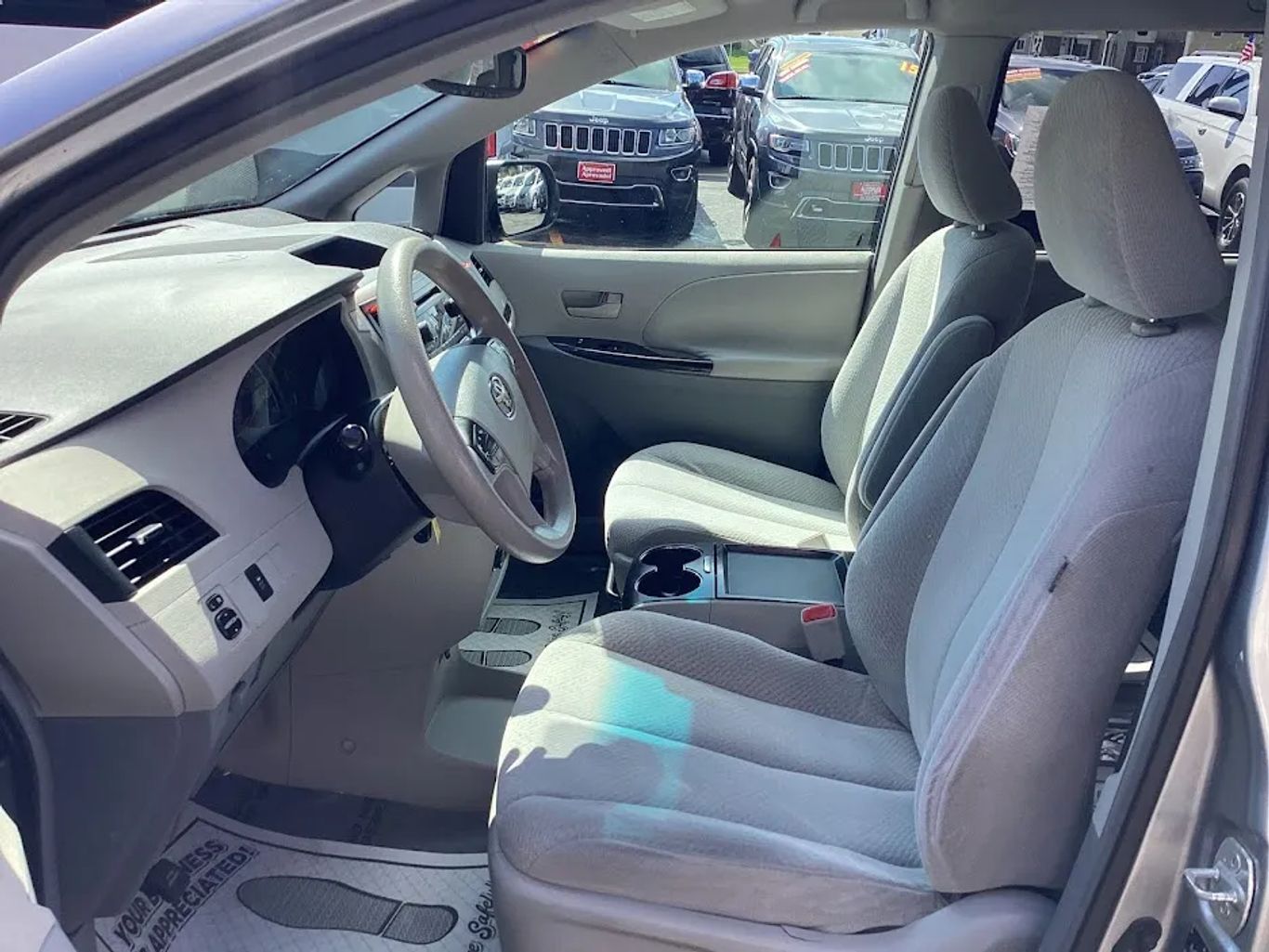 2011 Toyota Sienna - Image 11