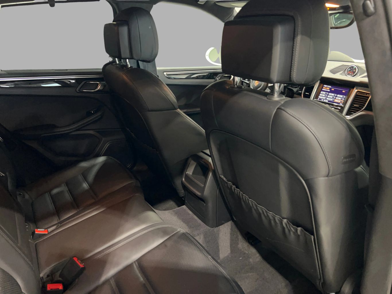 2015 PORSCHE MACAN SUV V6, TWIN TURBO, 3.6 LITER TURBO SPORT UTILITY 4D