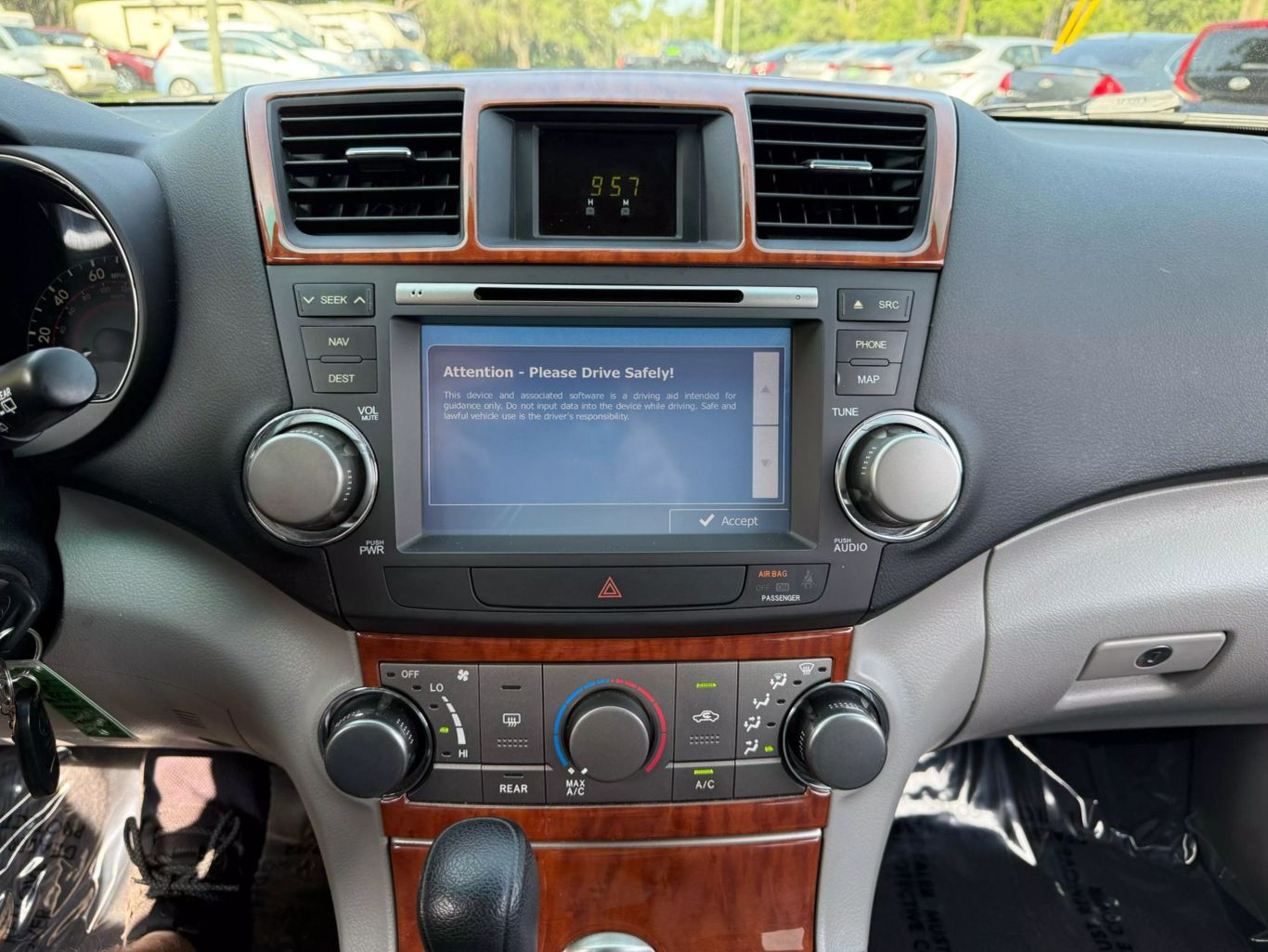 2012 TOYOTA HIGHLANDER SUV 4-CYL, 2.7 LITER SE SPORT UTILITY 4D