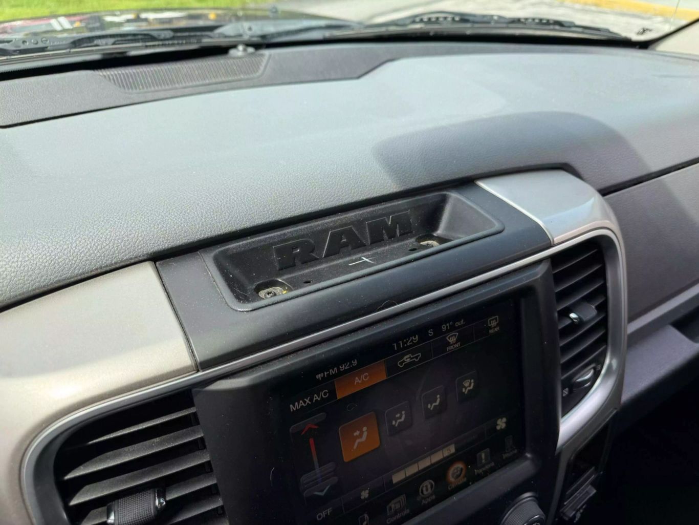 2016 RAM 1500 CREW CAB PICKUP V8, HEMI, 5.7 LITER SLT PICKUP 4D 5 1/2 FT
