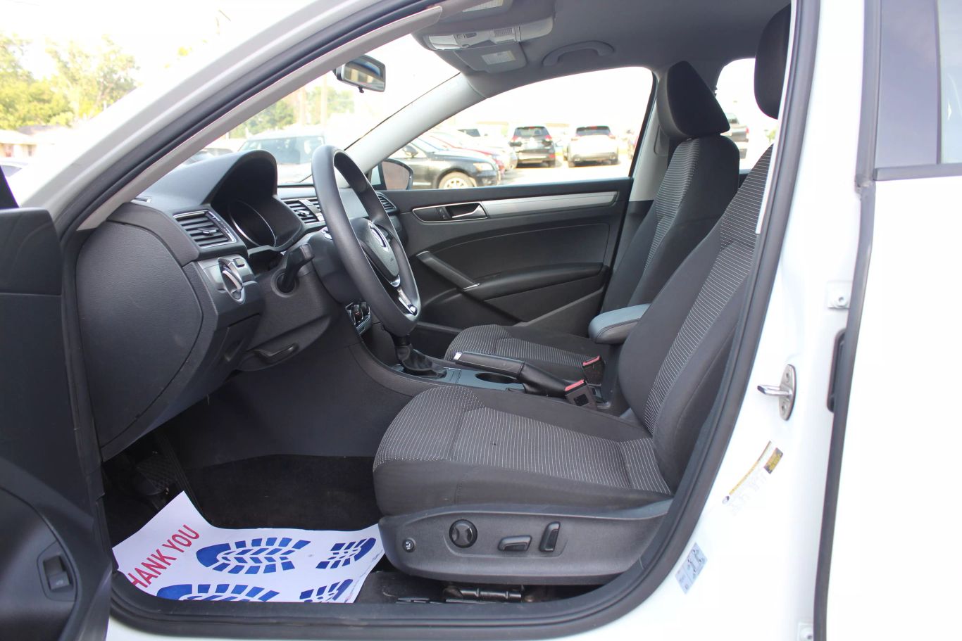 2018 Volkswagen Passat 2.0t R-line Sedan 4d - Image 9