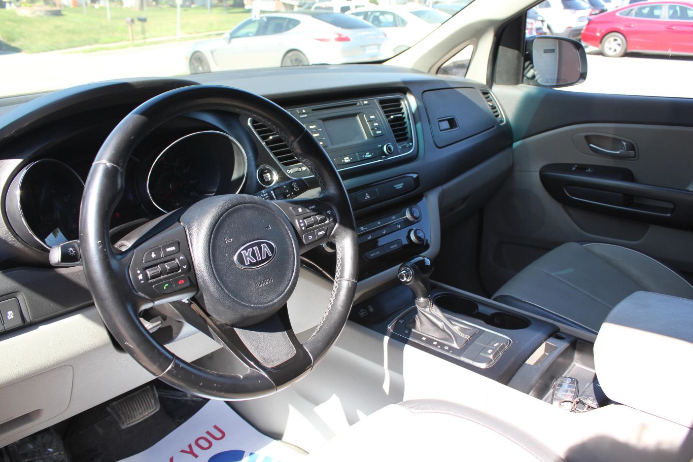 2016 Kia Sedona Lx Minivan 4d - Image 10