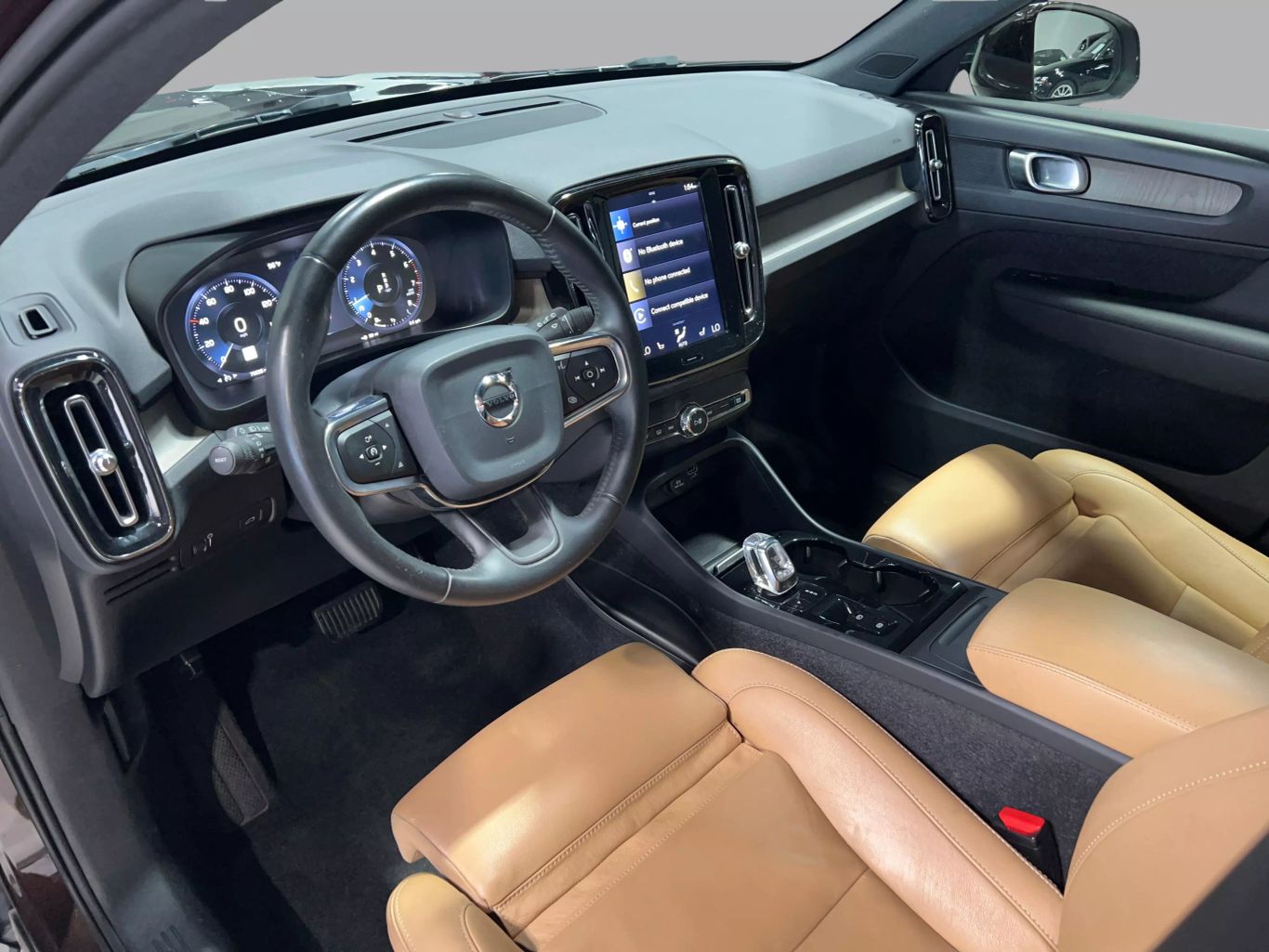 2019 VOLVO XC40 SUV 4-CYL, DRIVE-E, TURBO, 2.0 LITER T5 INSCRIPTION SPORT UTILITY 4D