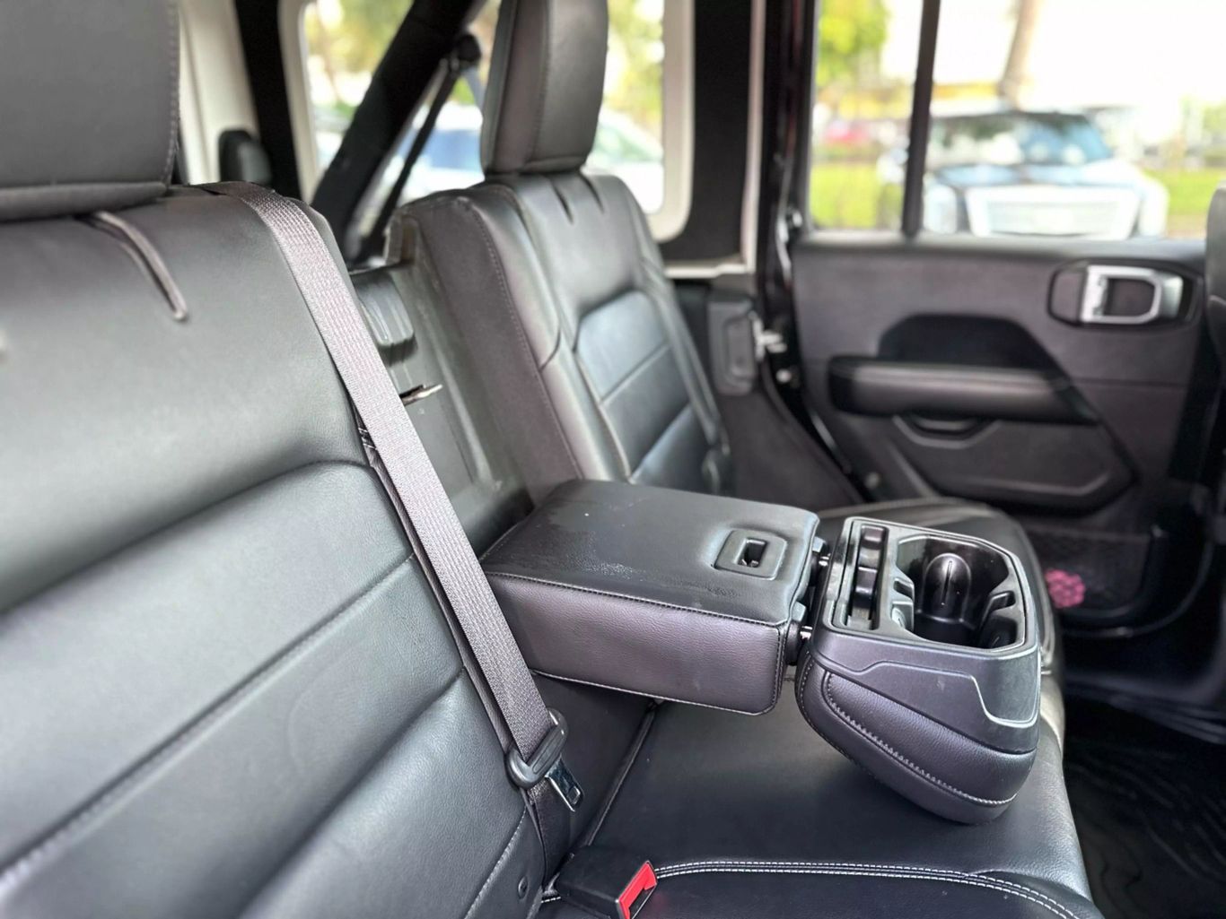 2018 JEEP WRANGLER UNLIMITED SUV 4-CYL, TURBO, 2.0 LITER ALL NEW SAHARA SPORT UTILITY 4D - Tampa Motor Cars