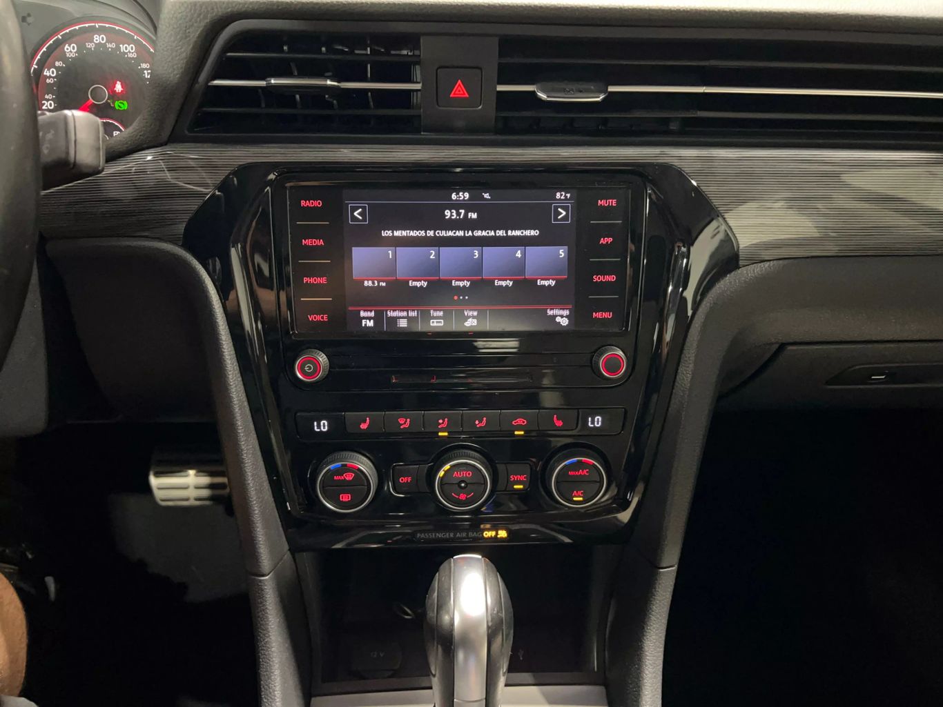 2020 VOLKSWAGEN PASSAT SEDAN 4-CYL, TURBO, 2.0 LITER R-LINE SEDAN 4D