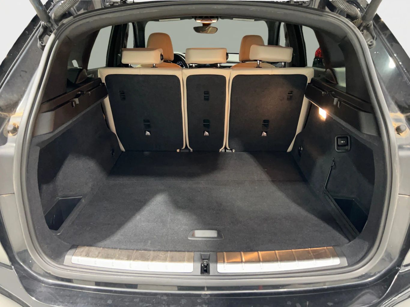 2018 BMW X1 SUV 4-CYL, TURBO, 2.0 LITER SDRIVE28I SPORT UTILITY 4D
