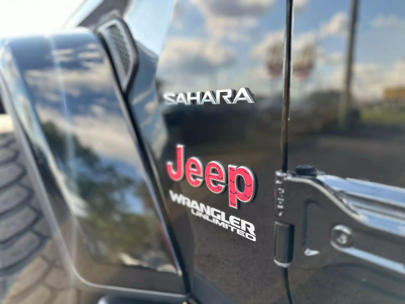 2018 JEEP WRANGLER UNLIMITED SUV 4-CYL, TURBO, 2.0 LITER ALL NEW SAHARA SPORT UTILITY 4D - Tampa Motor Cars