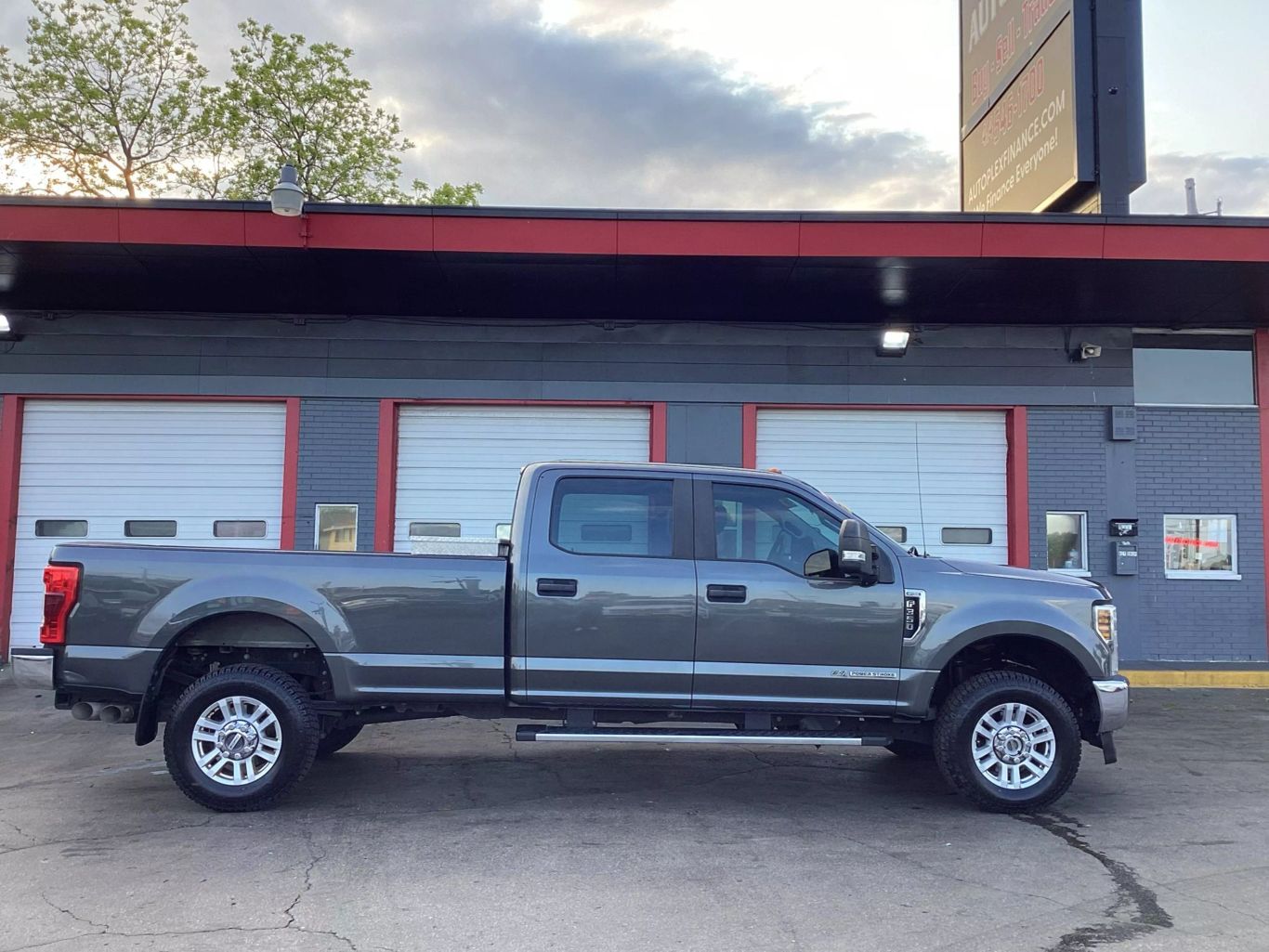 2019 Ford F350 Super Duty Crew Cab - Image 1