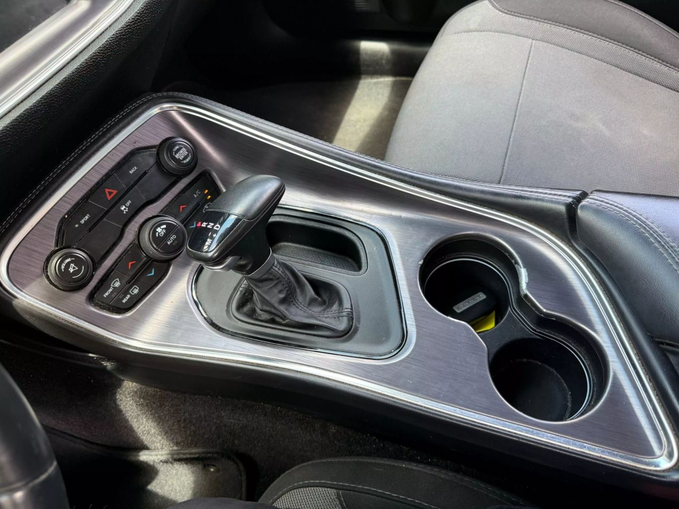 2016 DODGE CHALLENGER COUPE V6, 3.6 LITER SXT COUPE 2D