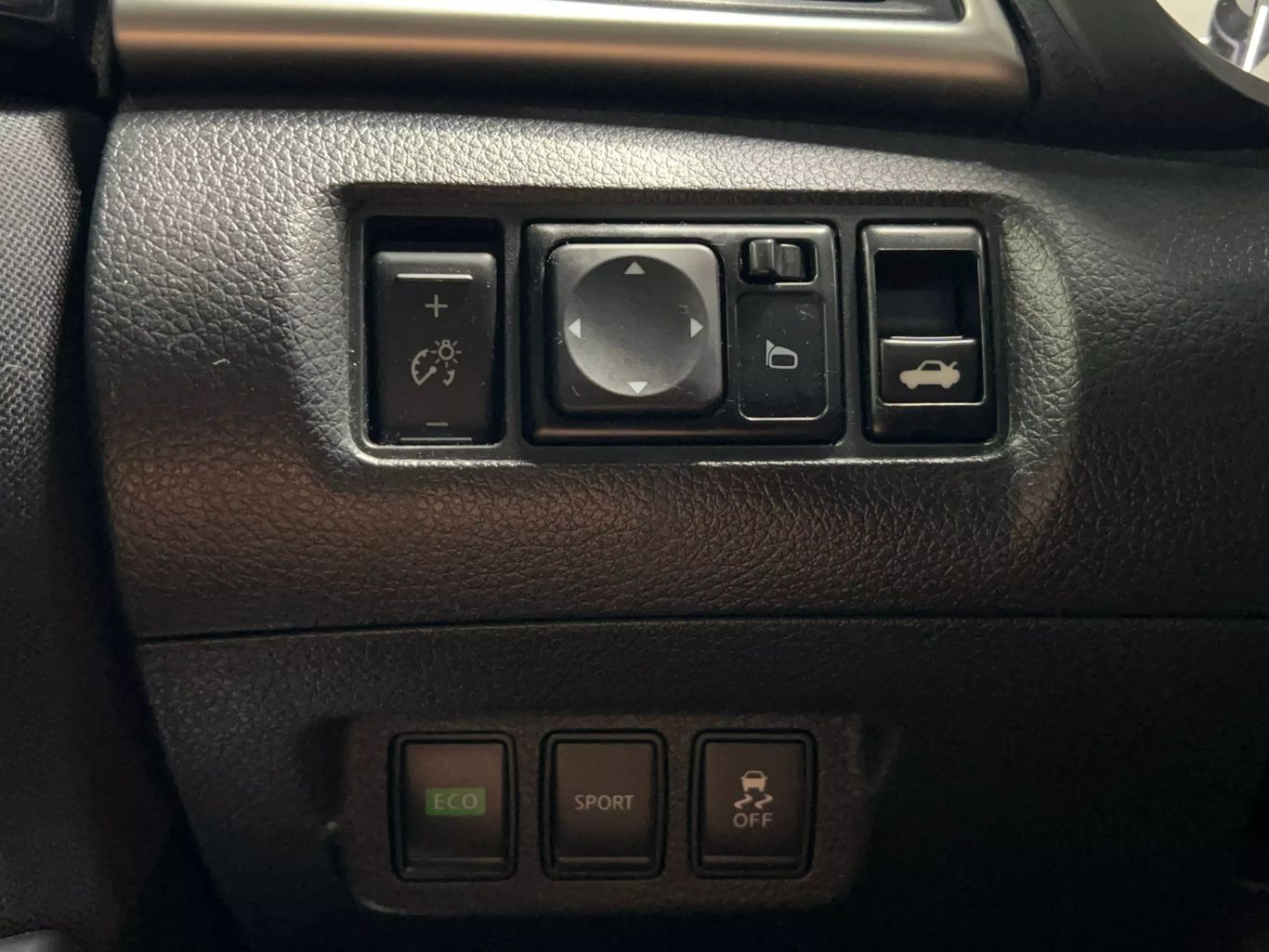 2016 NISSAN SENTRA SEDAN 4-CYL, 1.8 LITER SV SEDAN 4D