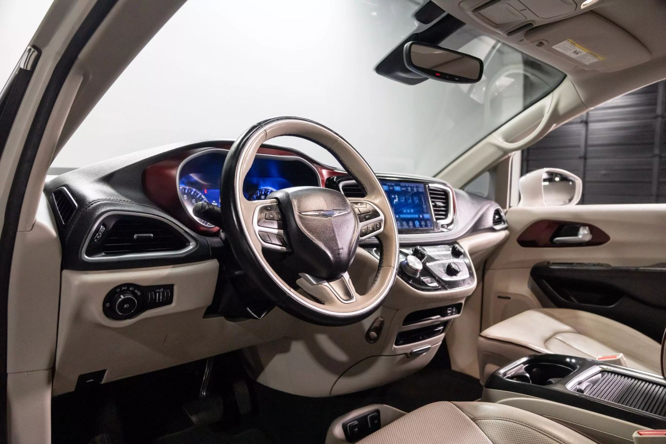 Used 2017 Chrysler Pacifica Limited with VIN 2C4RC1GG4HR564758 for sale in Tempe, AZ