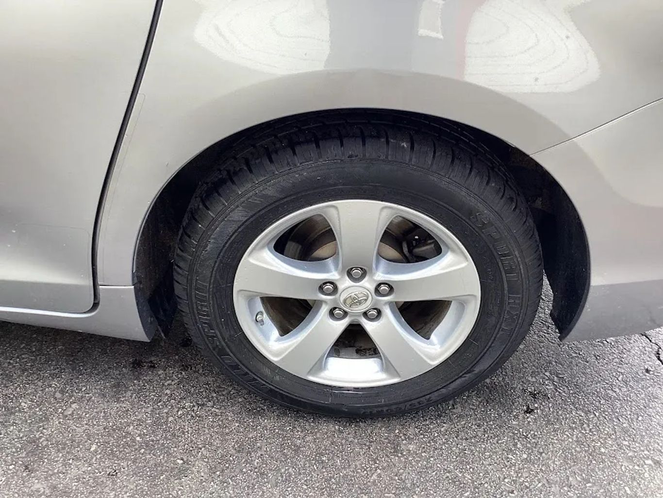 2011 Toyota Sienna - Image 19