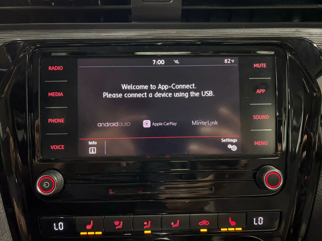 2020 VOLKSWAGEN PASSAT SEDAN 4-CYL, TURBO, 2.0 LITER R-LINE SEDAN 4D