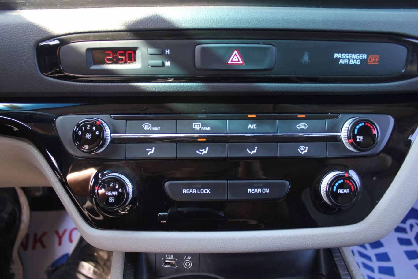 2016 Kia Sedona Lx Minivan 4d - Image 22