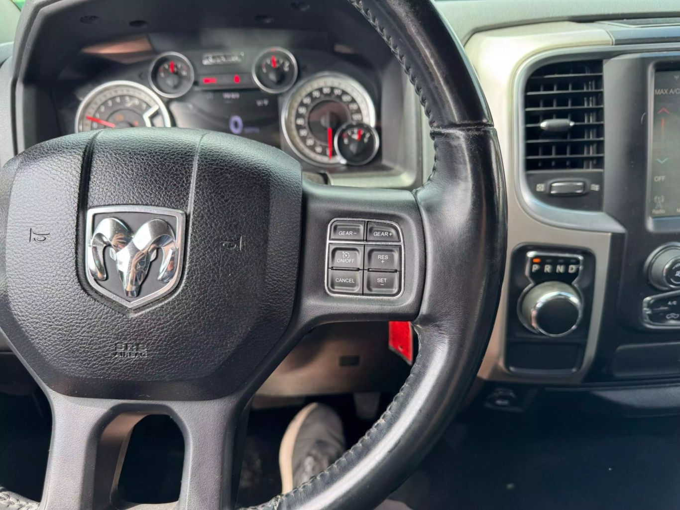 2016 RAM 1500 CREW CAB PICKUP V8, HEMI, 5.7 LITER SLT PICKUP 4D 5 1/2 FT