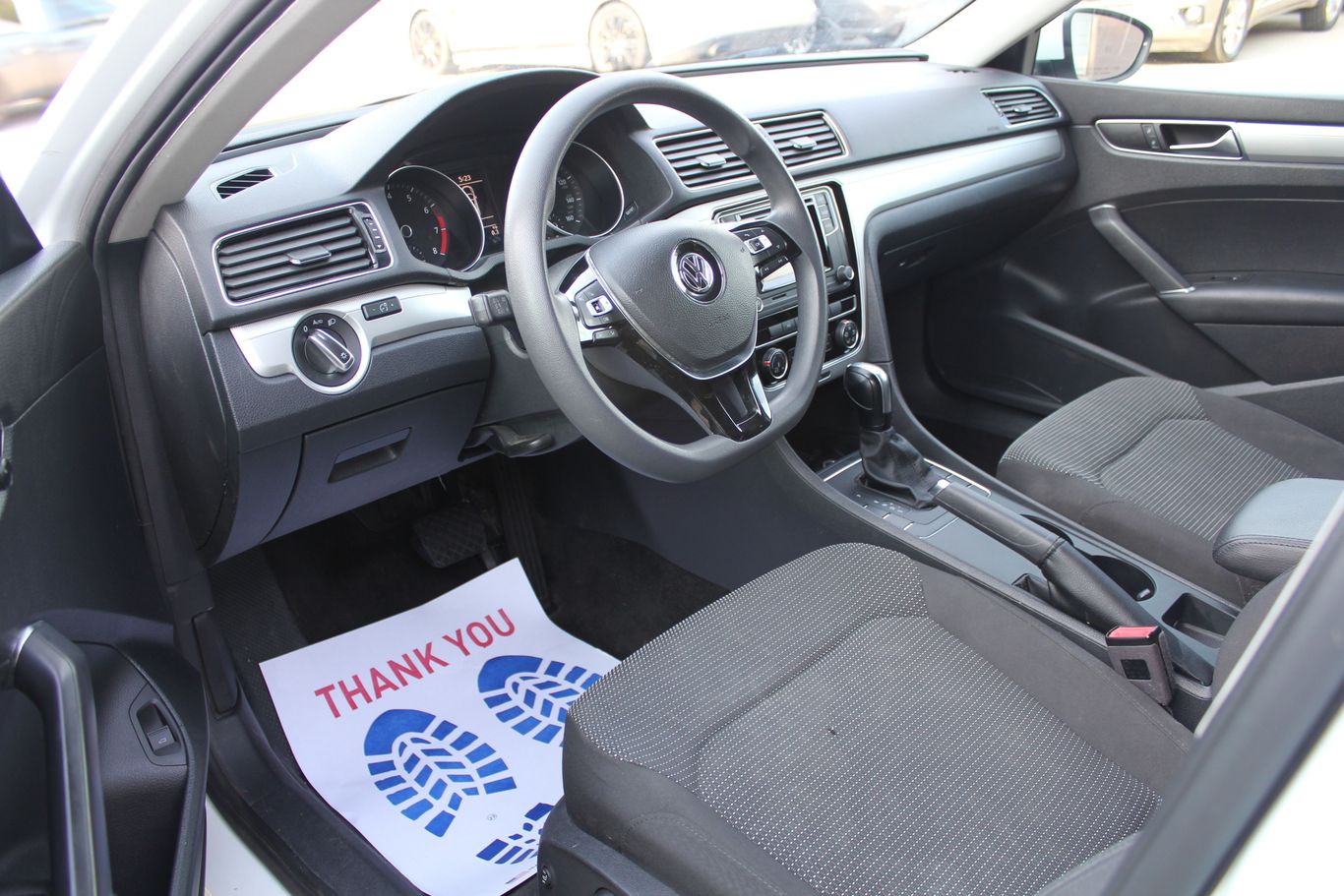 2018 Volkswagen Passat 2.0t R-line Sedan 4d - Image 10
