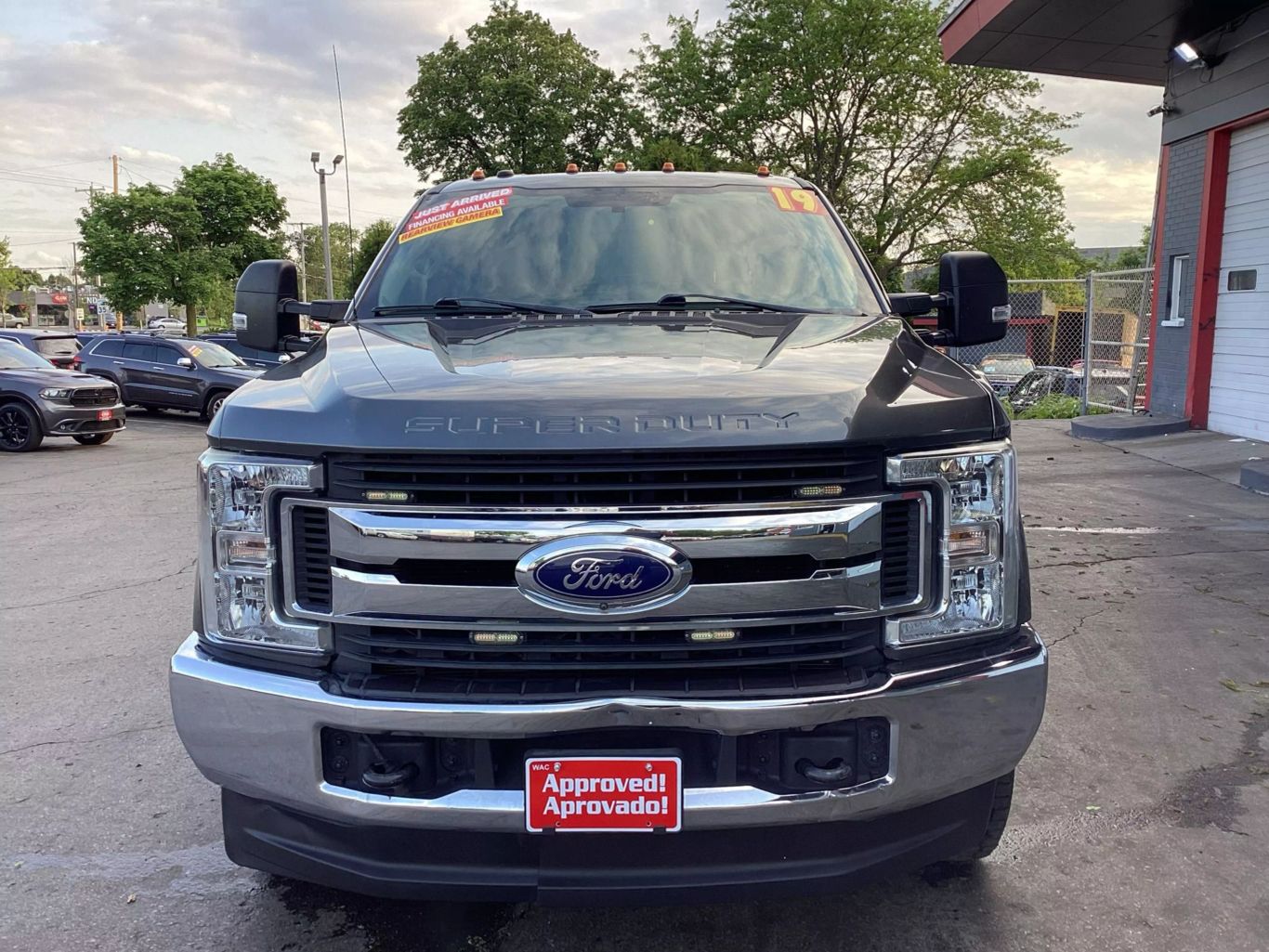 2019 Ford F350 Super Duty Crew Cab - Image 4