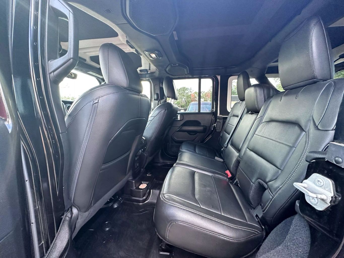 2018 JEEP WRANGLER UNLIMITED SUV 4-CYL, TURBO, 2.0 LITER ALL NEW SAHARA SPORT UTILITY 4D - Tampa Motor Cars