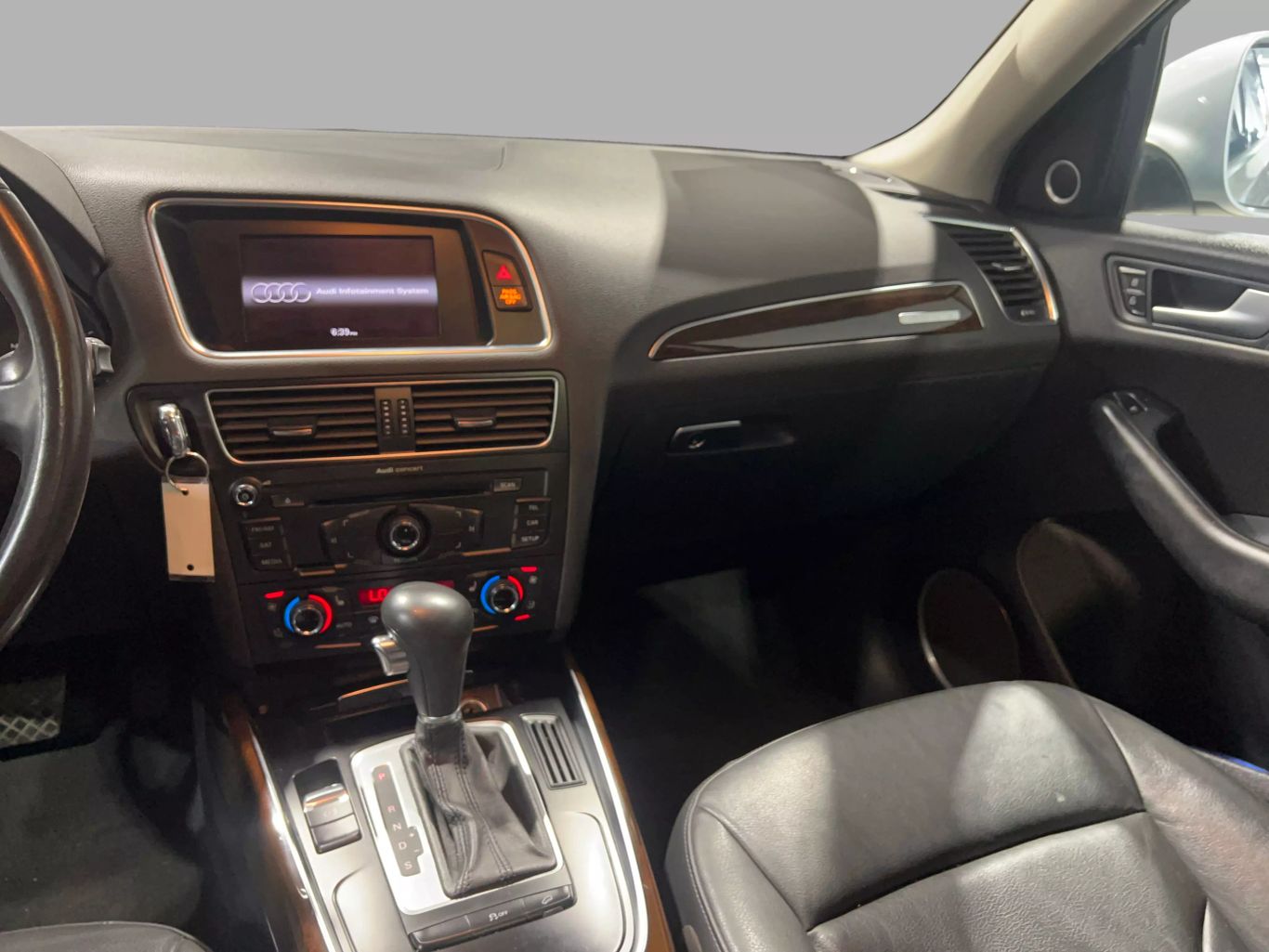 2011 AUDI Q5 SUV V6, 3.2 LITER 3.2 QUATTRO PREMIUM PLUS SPORT UTILITY 4D