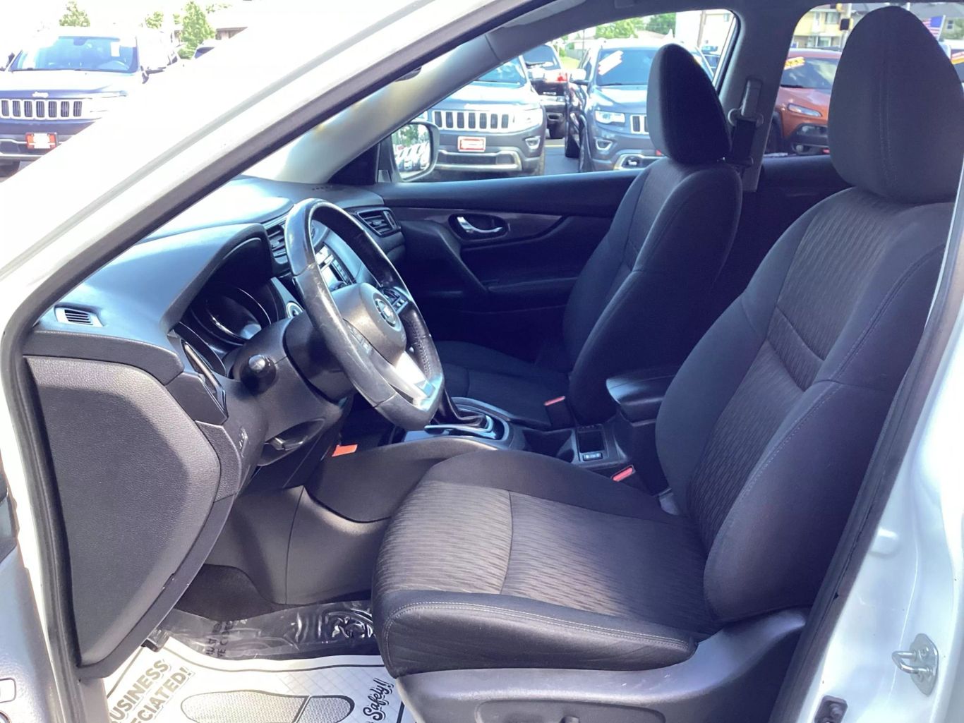 2017 Nissan Rogue - Image 11