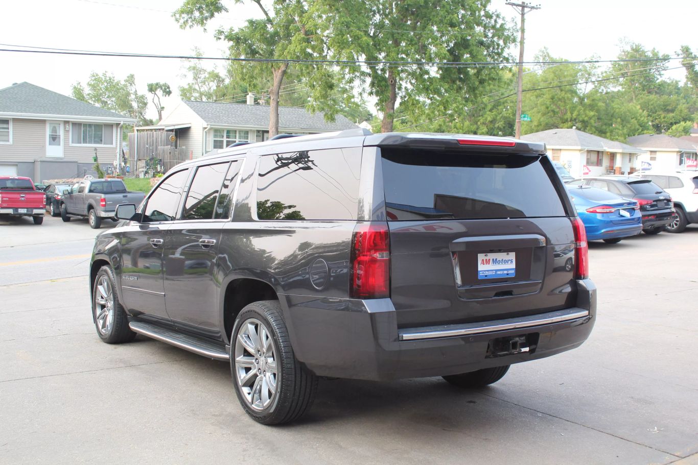 2017 Chevrolet Suburban Premier Sport Utility 4d - Image 6