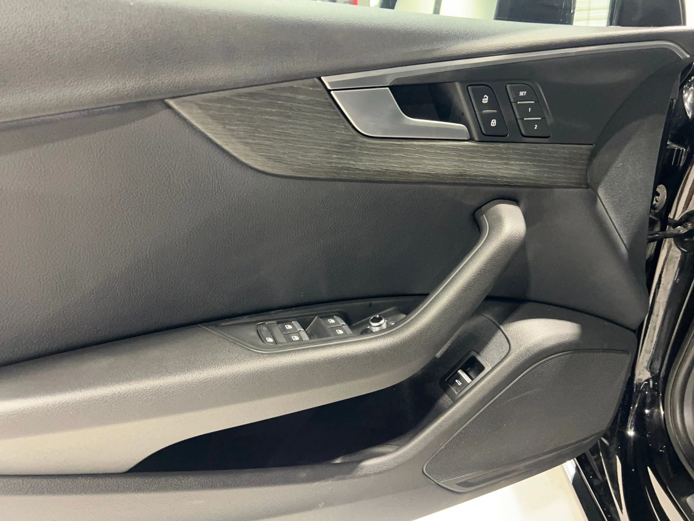 2018 AUDI A4 SEDAN 4-CYL, TURBO, 2.0 LITER ULTRA PREMIUM SEDAN 4D