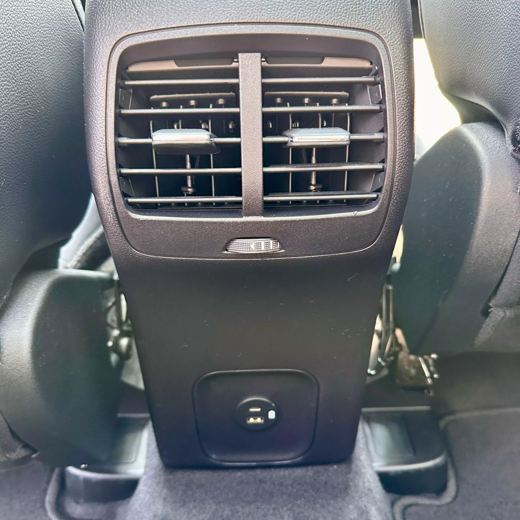 2022 FORD ESCAPE SUV 4-CYL, HYBRID, 2.5 LITER TITANIUM HYBRID SPORT UTILITY 4D
