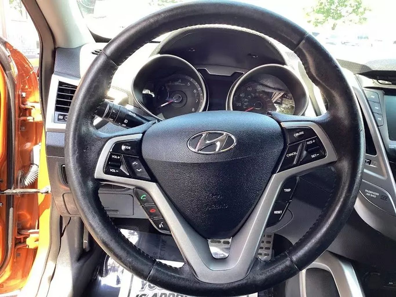 2013 Hyundai Veloster - Image 16