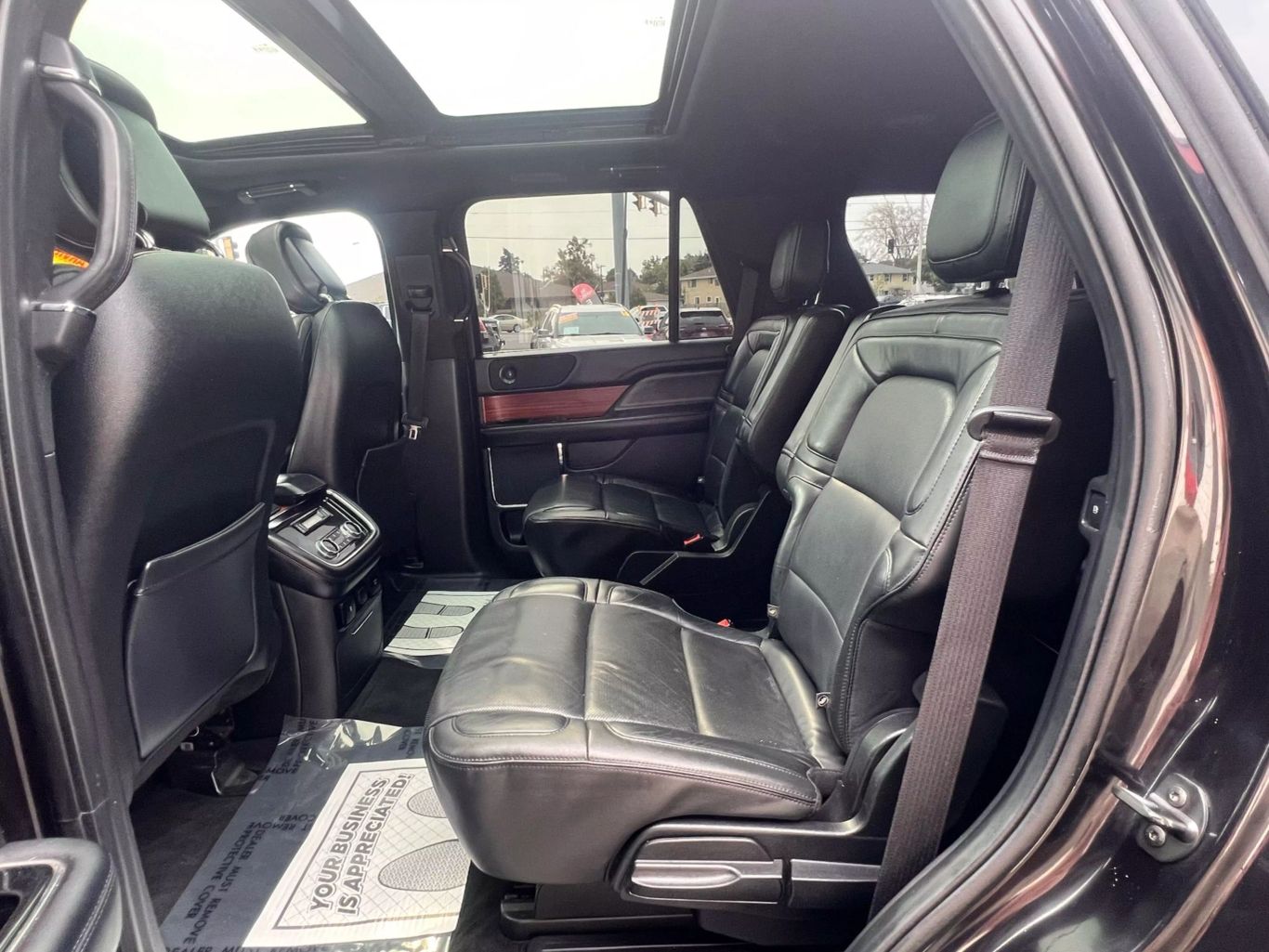 2019 Lincoln Navigator - Image 12