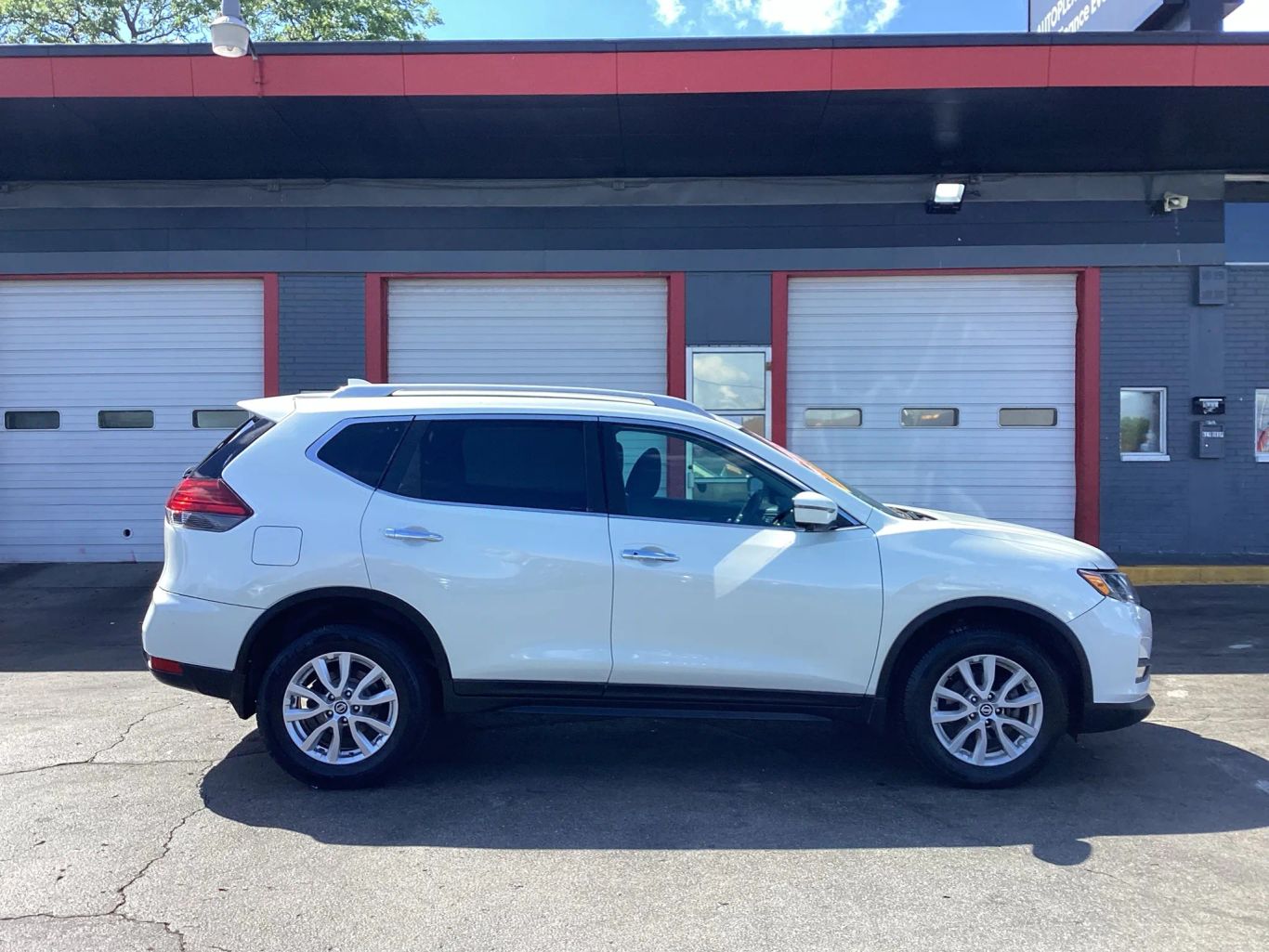 2017 Nissan Rogue - Image 1
