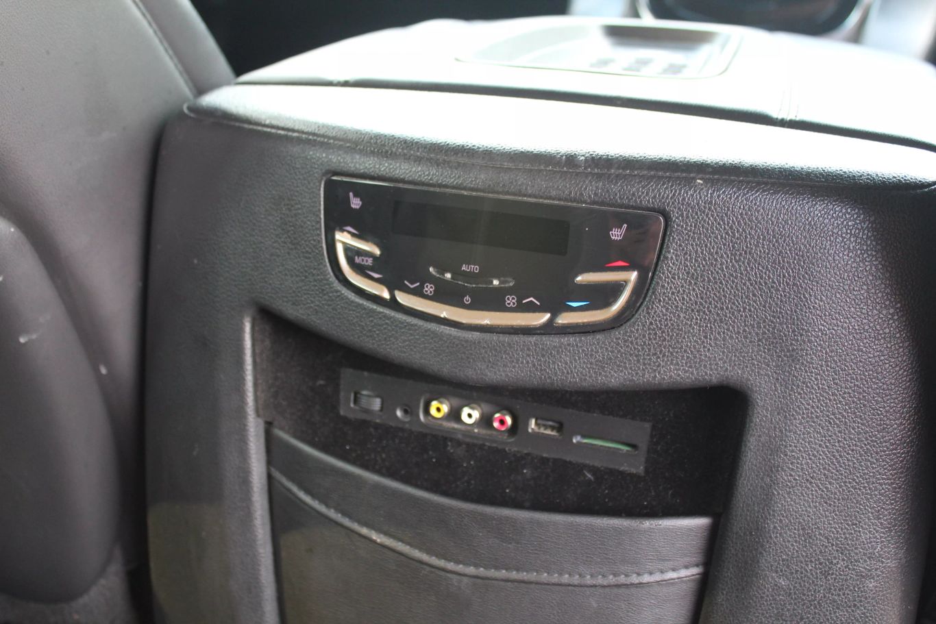 2015 Cadillac Escalade Esv Premium Sport Utility 4d - Image 19