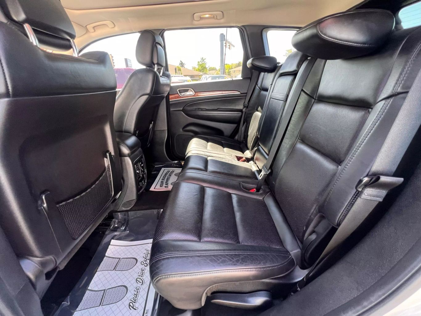 2011 Jeep Grand Cherokee - Image 12