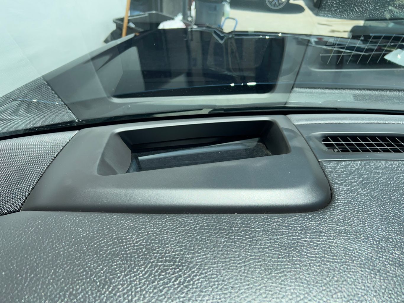 2024 GMC YUKON SUV V8, ECOTEC3, 6.2 LITER DENALI SPORT UTILITY 4D