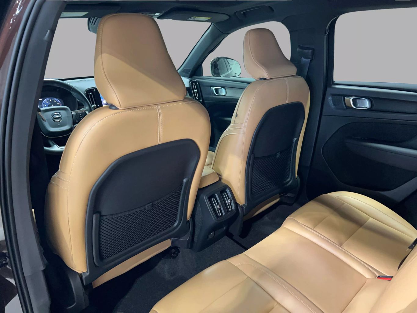 2019 VOLVO XC40 SUV 4-CYL, DRIVE-E, TURBO, 2.0 LITER T5 INSCRIPTION SPORT UTILITY 4D