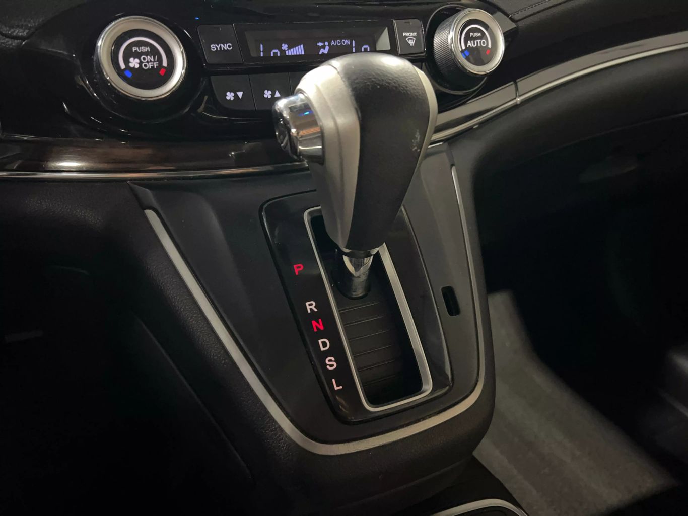 2015 HONDA CR-V SUV 4-CYL, I-VTEC, 2.4 LITER TOURING SPORT UTILITY 4D